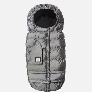 7am Enfant 212 evolution stroller blanket. Metallic gray black fleece lining